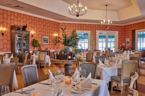 Restaurante, Coconut Bay Beach Resort & Spa All Inclusive in Vieux Fort