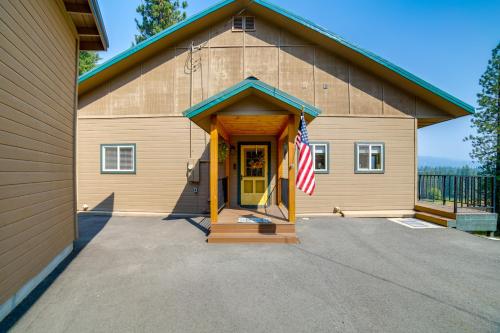 Mtn-View Oasis w/ Pool Access in Garden Valley in Crouch