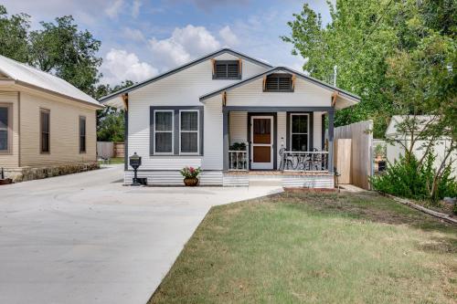 1 Mi to Landa Park New Braunfels Home with Patio!