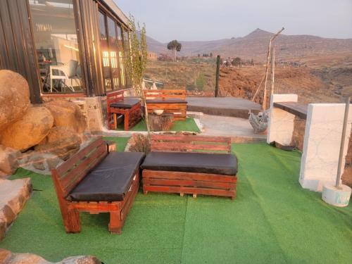 ระเบียง/ชานเรือน, 1010 On The Edge in โทโลโคเอน