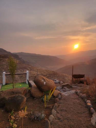 ที่เที่ยวใกล้ที่พัก, 1010 On The Edge in โทโลโคเอน