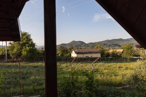 Colina Mărului (Colina Marului) in Vulcana De Sus