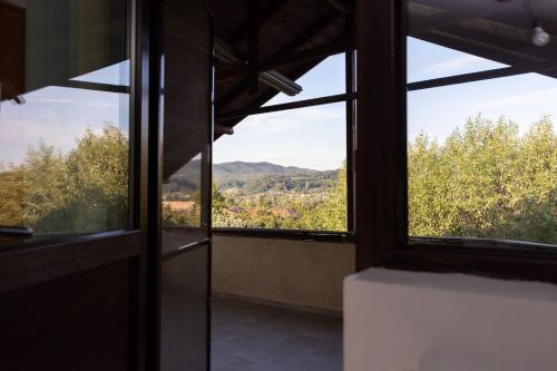 Colina Mărului (Colina Marului) in Vulcana De Sus