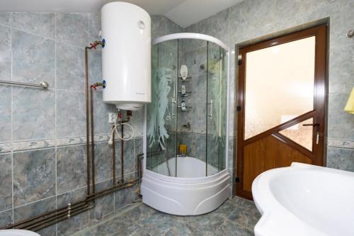 Colina Mărului (Colina Marului) in Vulcana De Sus