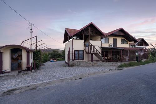 Colina Mărului (Colina Marului) in Vulcana De Sus