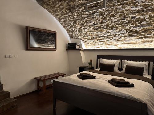 Historic Arch Apartment - Karlova Street, Praha