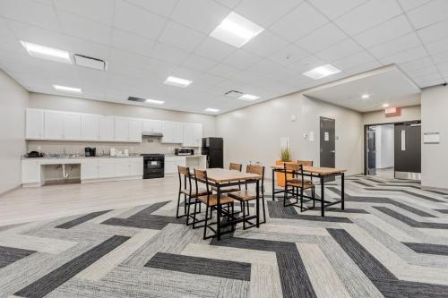 King Bed Comfort, Bidet, Fast Wi-Fi, Parking, Cleveland (zdjęcie 8)