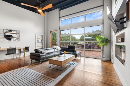 Contemporary 3BR Country Gem Swim Spa & Fire Pit in 드리핑 스프링 (TX)