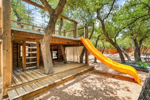 Contemporary 3BR Country Gem Swim Spa & Fire Pit in 드리핑 스프링 (TX)