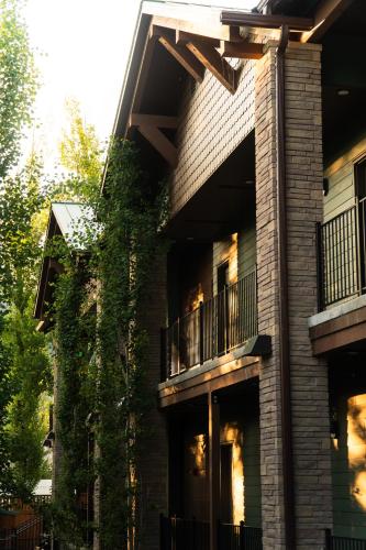 Huff House Inn and Cabins in Jackson, USA