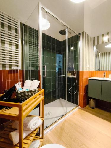 ฝักบัว, Casa CriJolì (Casa CriJoli) in ซิวิตาเวกกียา