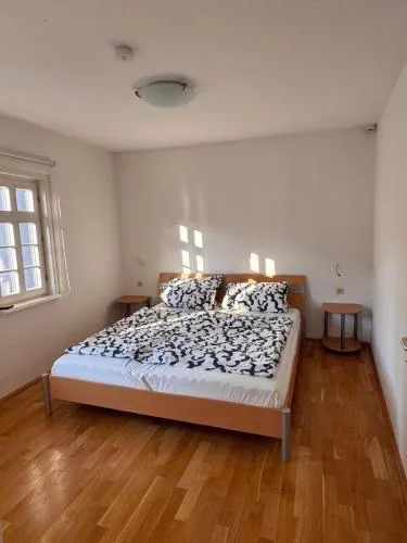 Voll ausgestattetes Apartment direkt in der City in Herrenberg, Deutschland