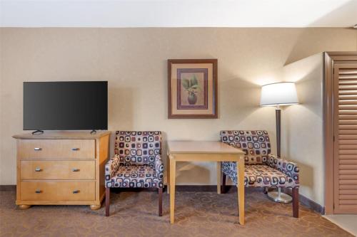 Best Western Plus Pavilions Room Type - 2 Queens  - Non-Smoking
