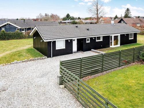 6 person holiday home in Børkop-By Traum