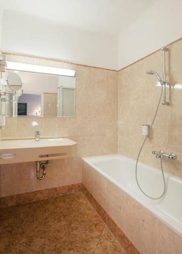 Hotel Pension Suzanne - image 4