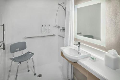 SpringHill Suites Lansing by Marriott - image 7