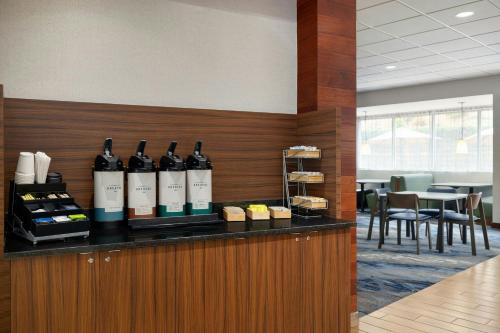Fairfield Inn & Suites by Marriott Bristol - image 9