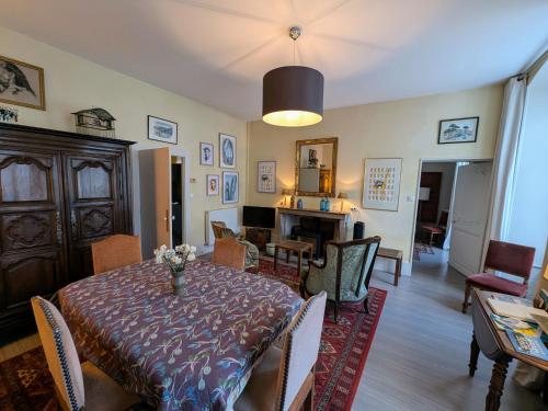 Charmant appartement historique à Vesoul, avec WIFI et parking - FR-1-583-508 (Charmant appartement historique a Vesoul, avec WIFI et parking - FR-1-583-508) in Vesoul
