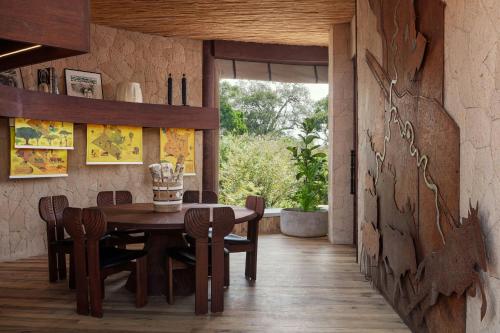 บริการและสิ่งอำนวยความสะดวก, The Ritz-Carlton, Masai Mara Safari Camp in อุทยานแห่งชาติมาไซมาร่า