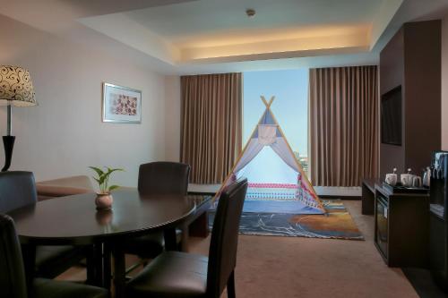 Dotări, The Alana Hotel Surabaya in Surabaya