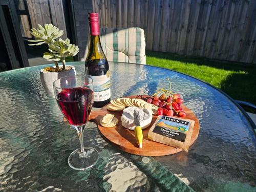 George Town Villa - Outdoor Alfresco - aircon FREE WIFI - Central location near MTB Trails in จอร์จ ทาวน์