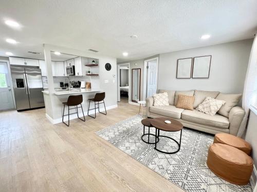 Cozy Remodeled House! in Bayonet Pont (FL)