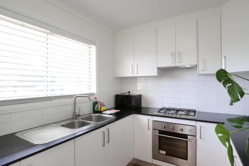Spacious 2BR Guest House I Private & Central - image 6