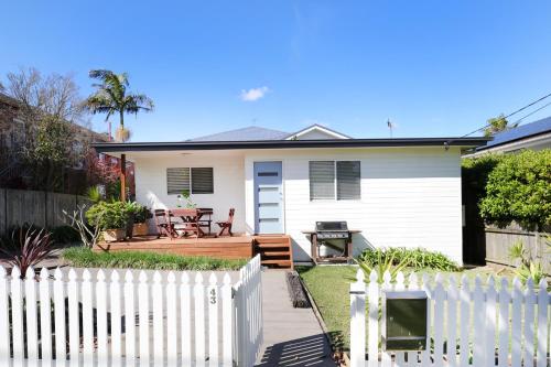 Spacious 2BR Guest House I Private & Central - image 5