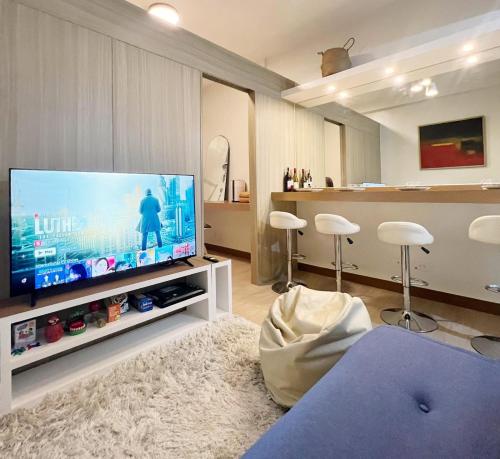 Royce Staycation - Trees Residences Cozy unit with PS4, Manila