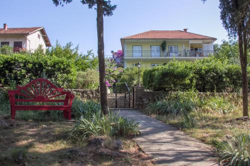  Apartments Lucija in Stari Grad