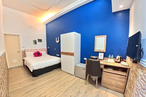 room detail thumbnail 1