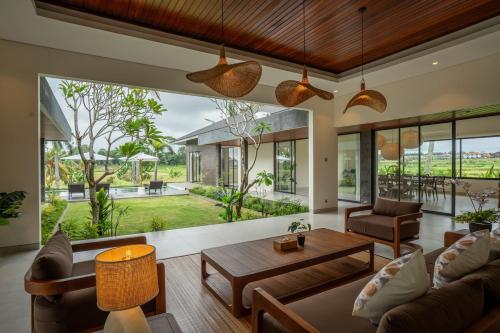 4BR Rice Fields view & Spa Villa Abian