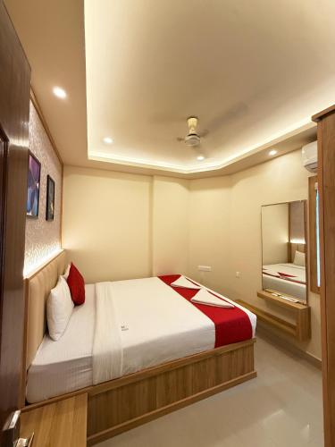 FLORA SUITES – Bangalore, MN