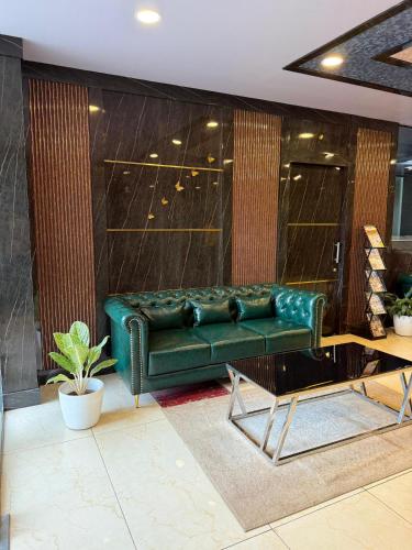FLORA SUITES – Bangalore, MN