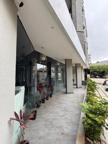FLORA SUITES – Bangalore, MN