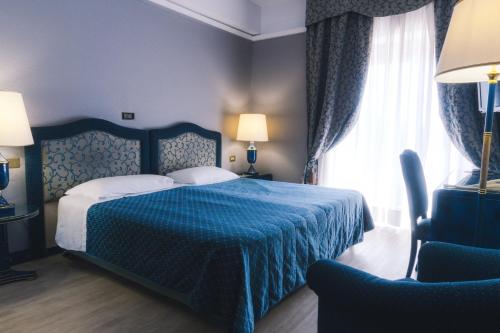 2 twin beds