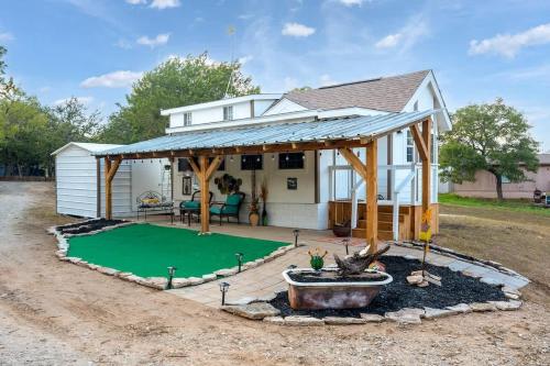 Sawmill Cottage in Fredericksburg, USA