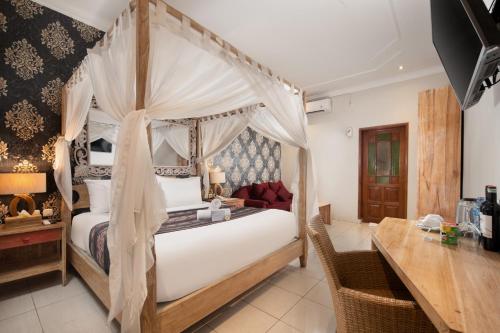 18 Suite Villa Kuta Room Type - Deluxe Double Room