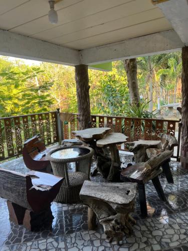 Shared lounge/TV area, Baan Nara Homestay - Koh Kood in Koh Kood