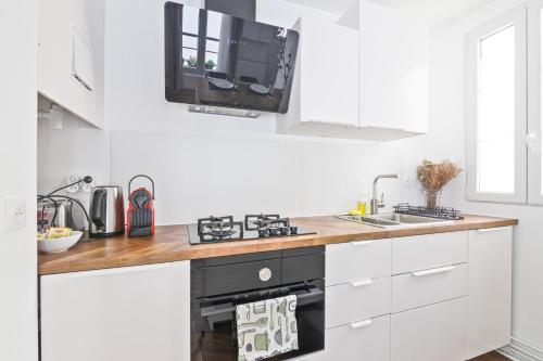 Place de la Concorde Luxurious Apartment 2BR-6P Free Netflix - image 11