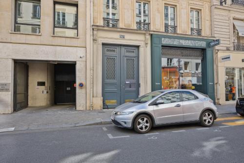 Place de la Concorde Luxurious Apartment 2BR-6P Free Netflix - image 5