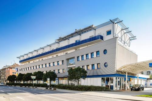 ibis budget Duisburg City am Innenhafen - image 12