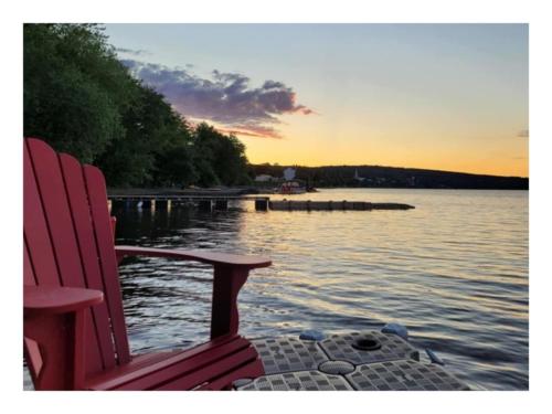 Lakefront Spa - Chez Bernard L'Hermite in Bernierville (QC)