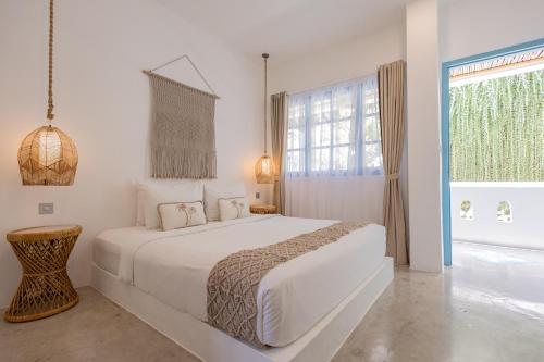 Seaesta Komodo Hotel & Hostel Room Type - Double Room with Private Bathroom