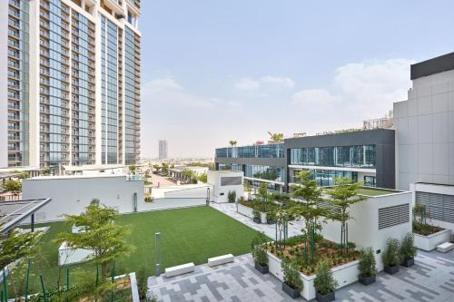 STAY BY LATINEM Luxury 1BR Holiday Home CC 0821 Near Downtown, Dubai (Foto 7)
