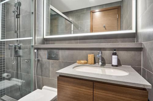 STAY BY LATINEM Luxury 1BR Holiday Home CC 0821 Near Downtown, Dubai (Foto 3)