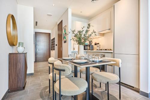 STAY BY LATINEM Luxury 1BR Holiday Home CC 0821 Near Downtown, Dubai (Foto 10)