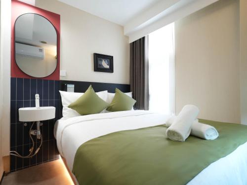 room detail thumbnail 2