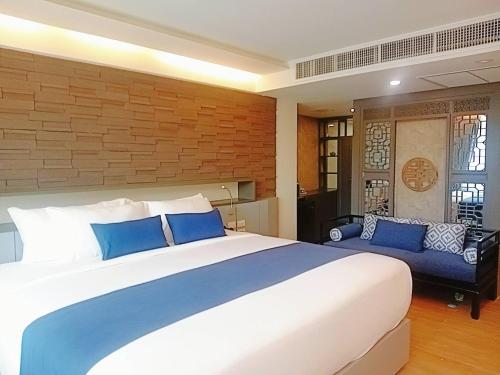 room detail thumbnail 0