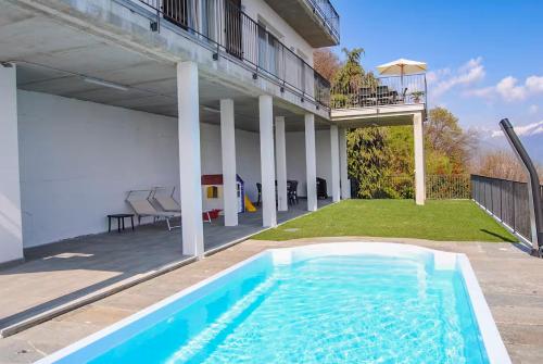 Accommodation in Carmine